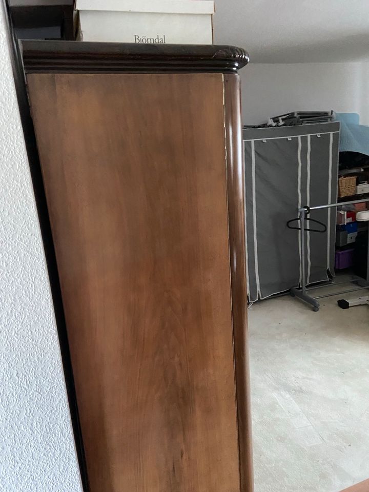 Kleiderschrank Biedermeier Style in Eichelhardt