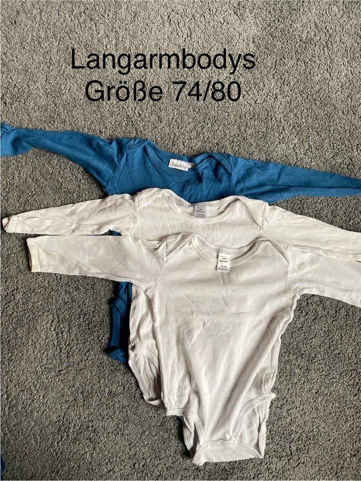 Babysachen Set Bodys Strampler Hose Pullover Kleider Größe 74/80 in Erfurt