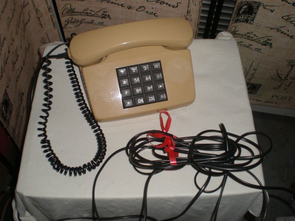 Altes POST TELEFON in BEIGE TEL 01 LX in Marklohe