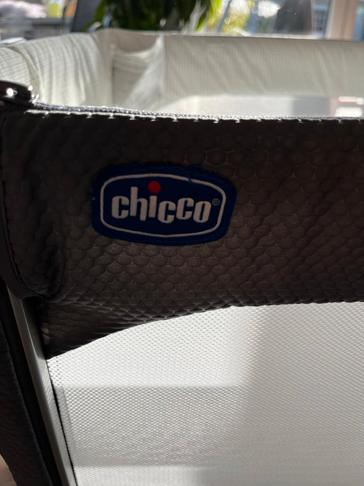 NEU Chicco Next2Me Magic Beistellbett, inkl. Schaukelmodus in Trittau