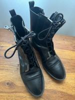 Zara Leder Stiefeletten schwarz Gr.40 top Zustand! Nordrhein-Westfalen - Bornheim Vorschau