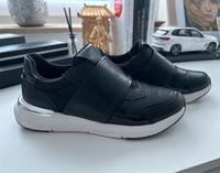 Calvin Klein Damen Sneaker Turnschuhe Größe 39 schwarz Niedersachsen - Langenhagen Vorschau