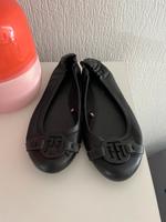 Echt Lederballerinas von TH Tommy Hilfiger 37 schwarz wie neu Köln - Rodenkirchen Vorschau