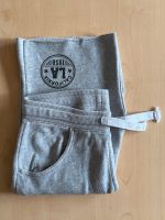 H&M Jungen Sweathose kurz Shorts Grau Hose Größe 146 Thüringen - Straußfurt Vorschau