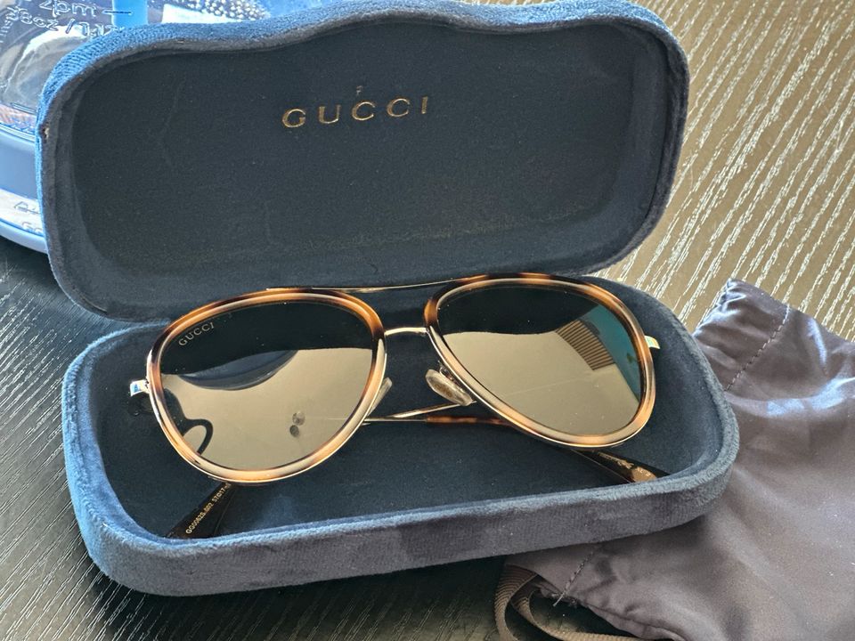 Gucci Damen Sonnenbrille in Petershausen