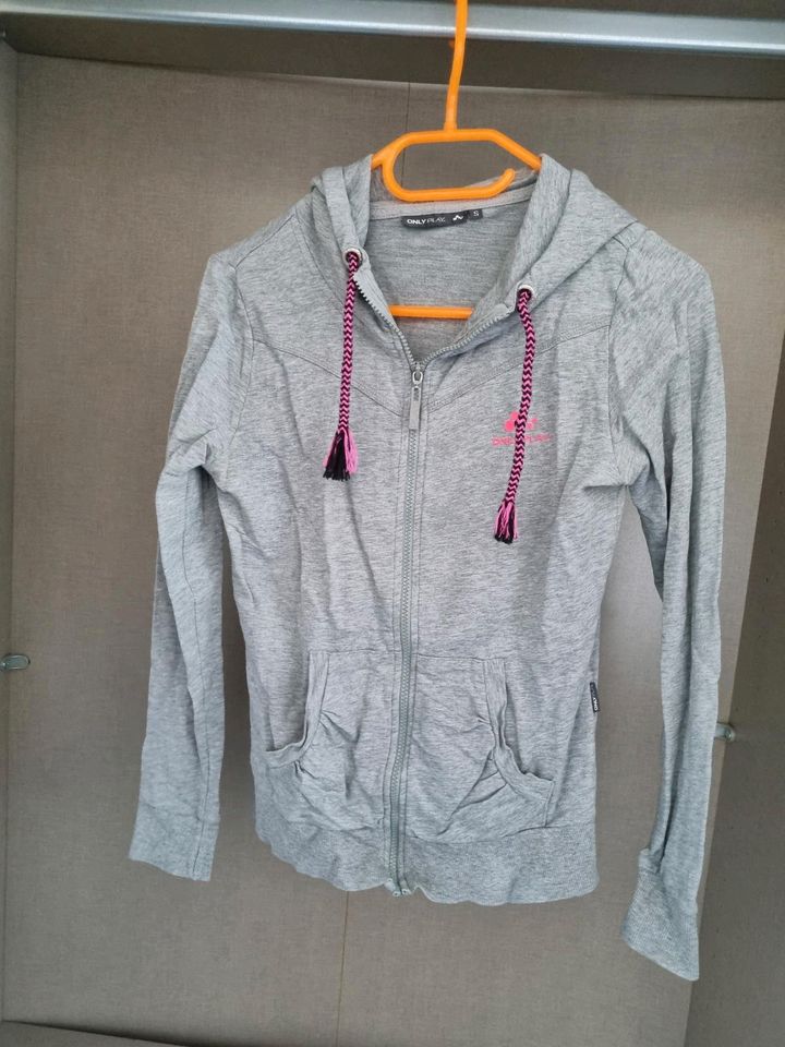 Sweat Jacke Grau Grösse S in Solingen