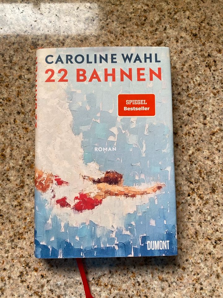 22 Bahnen  von Caroline Wahl in Korschenbroich