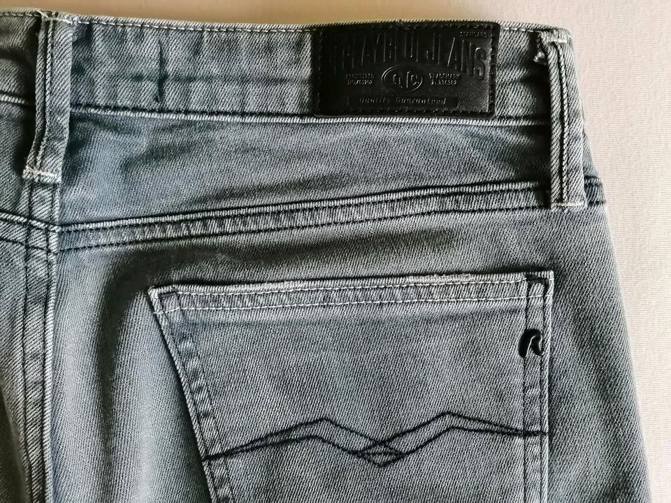 REPLAY Jeans Jacksy Straight - Gr. 28/32 - NEU ungetragen in Laatzen