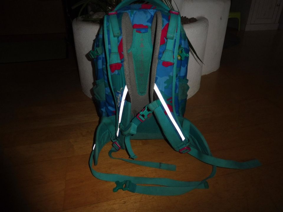 SATCH Rucksack XL Schulrucksack Camo türkis-pink 30 Liter NP 160 in Münsingen