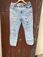 Jeans mit Löchern von H und M Schleswig-Holstein - Norderstedt Vorschau