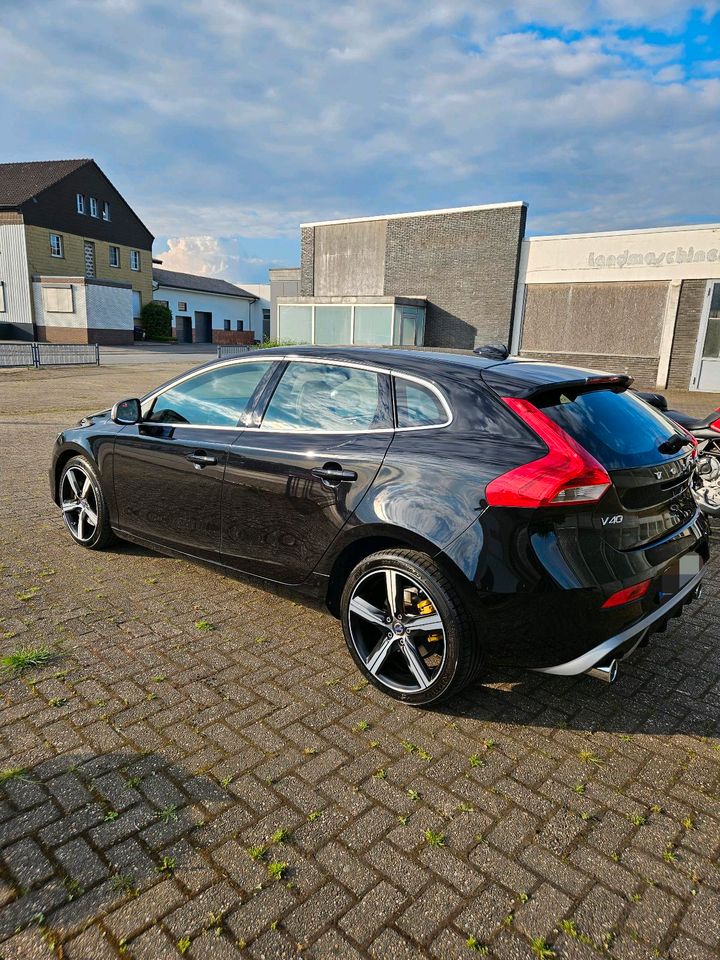 Volvo V40 D3 2018 R-Design in Borken