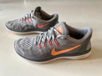 Nike Laufschuhe 39 - Schulsport Berlin - Neukölln Vorschau