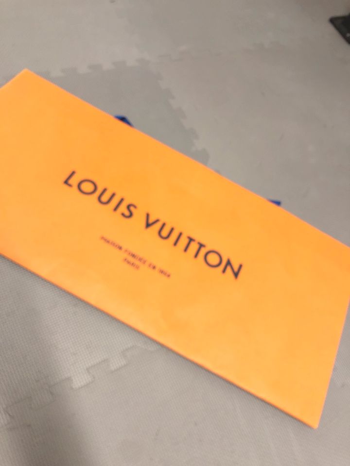 Große Louis Vuitton Tüte in Bocholt