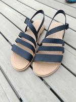 Crocs Sandalen schwarz Größe W 10  41/42 Nordrhein-Westfalen - Recklinghausen Vorschau