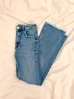 Zara | Schmale Straight-Jeans | FESTpreis | Blitzversand München - Moosach Vorschau