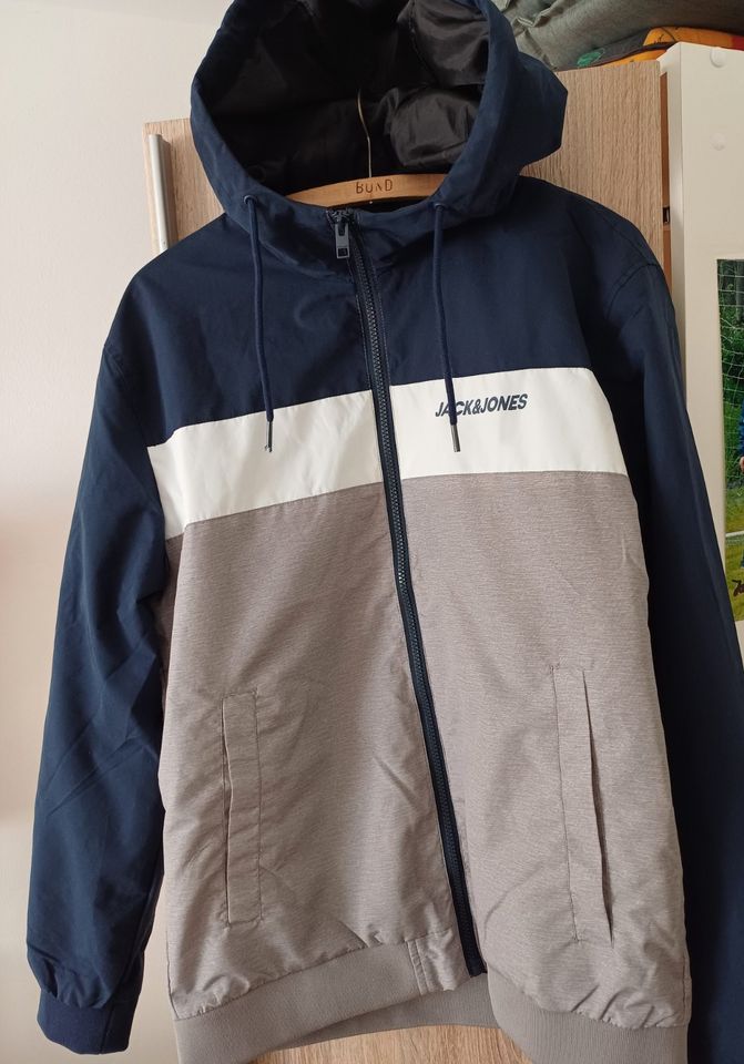 Sommerjacke von Jack & Jones. Neu. Gr.L/XL blau/grau/weiß in Brüsewitz