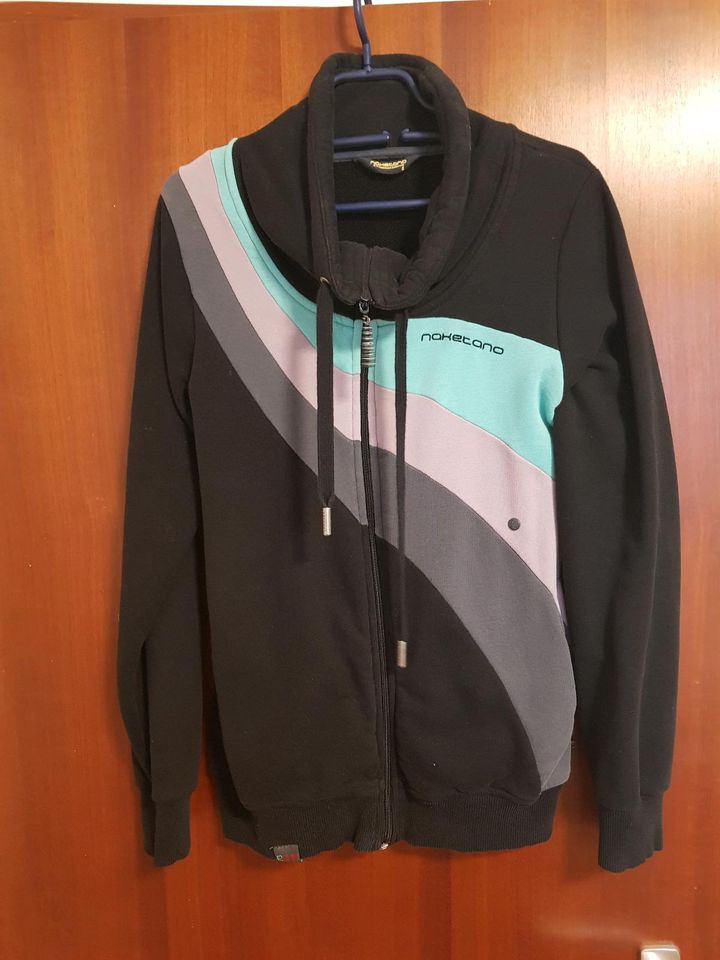 Sweatjacke von Naketano, Größe S in Wietze