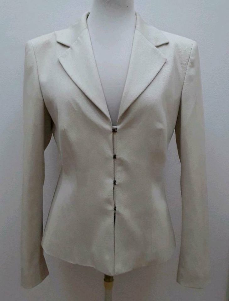 Blazer creme Gr. 38 mit Kunstfellkragen, Rockabilly in Flecken Zechlin