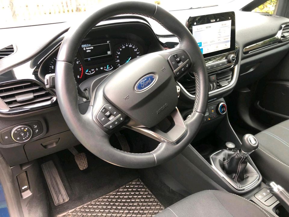 Ford Fiesta 2020 Cool & Connect Bluetooth DAB Navi car play in Radevormwald