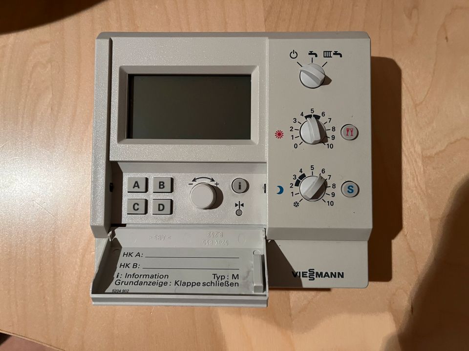 Viessmann Vitodens 300 Elektro. Regelung mit Zubehör in Hochheim am Main