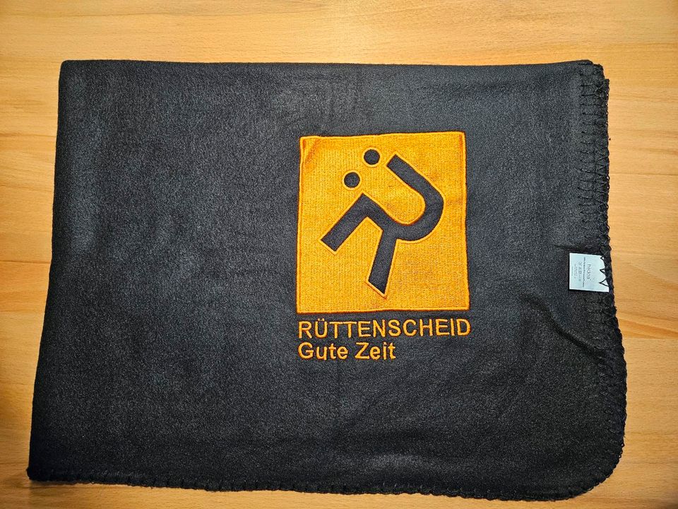 Neu! Kuscheldecke ca. 150x100cm, RÜ Decke Rüttenscheid Tagesdecke in Essen