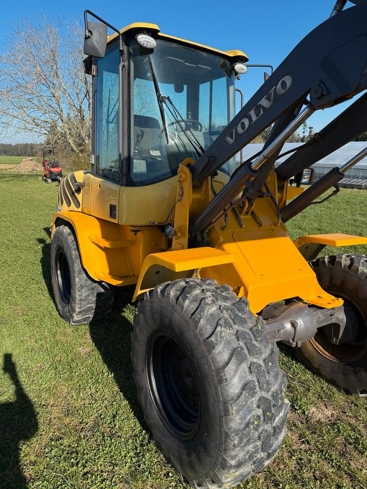 Radlader Volvo l30b pro bj05 Hoflader Cat Jcb Bruttopreis ! in Sankt Wolfgang