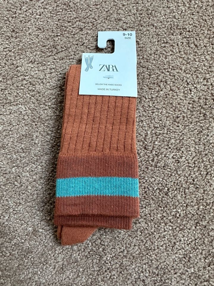 Zara high knee Socken 9-10 y 22-23 cm Braun türkis in Telgte