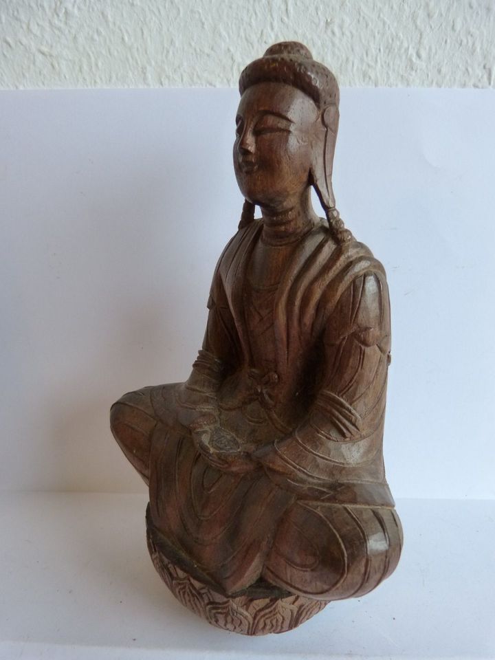 Buddha/Bodhisattva in Holz geschnitzt, Südostasien-China in Jülich