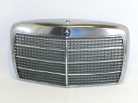 Mercedes Benz W114 /8 Kühlermaske Kühlergrill Niedersachsen - Bienenbüttel Vorschau