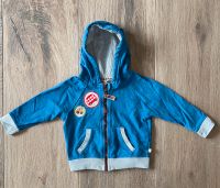 Blaue Sweatjacke Auto Patches von Frugi Gr. 86 Niedersachsen - Hessisch Oldendorf Vorschau