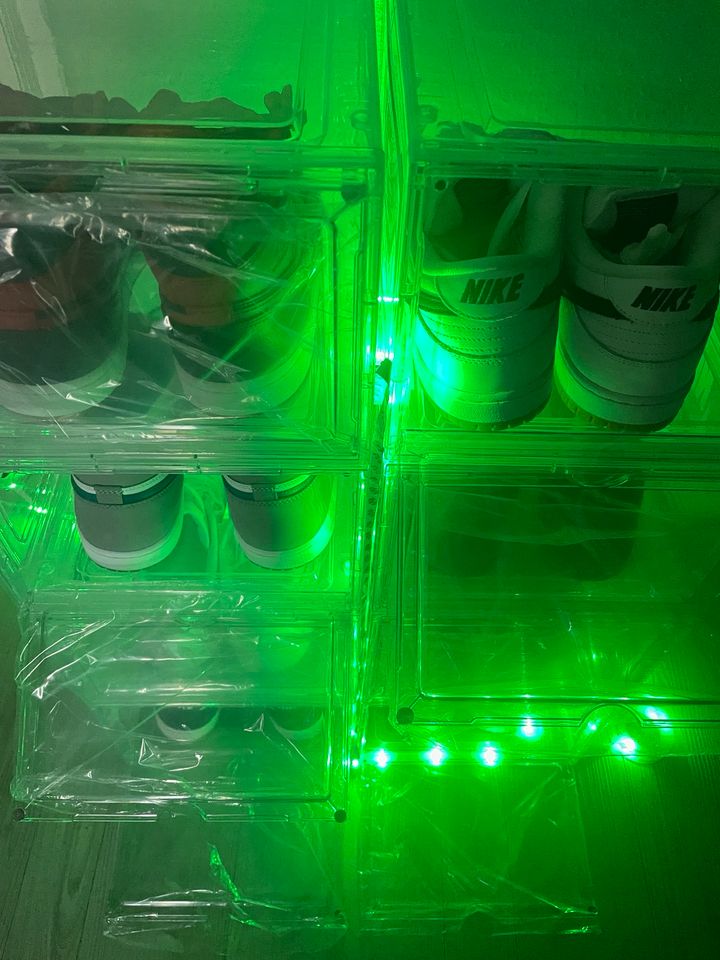 Sneakerbox Schuhbox Jordan Air Force Off White Balenciaga in Moers
