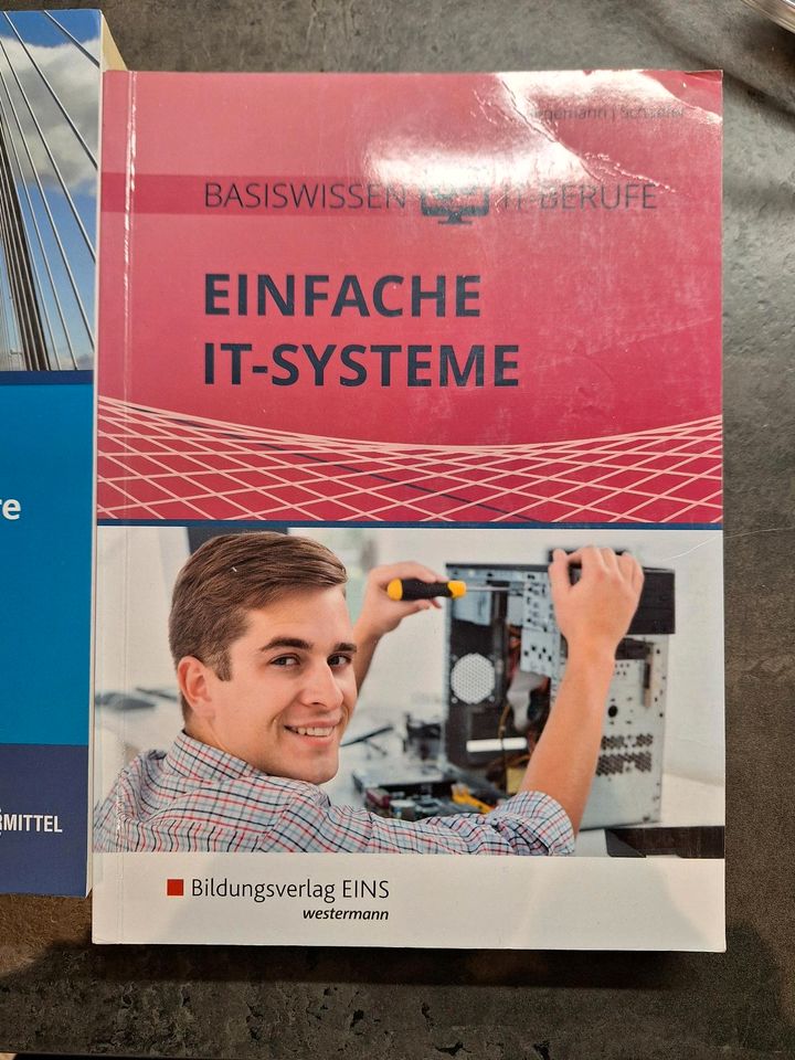 Diverse IT-Bücher in Kiel