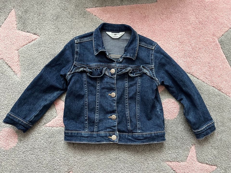 Schöne Jeansjacke H&M Größe 110 Rüschen Jacke wie neu in Karlsdorf-Neuthard