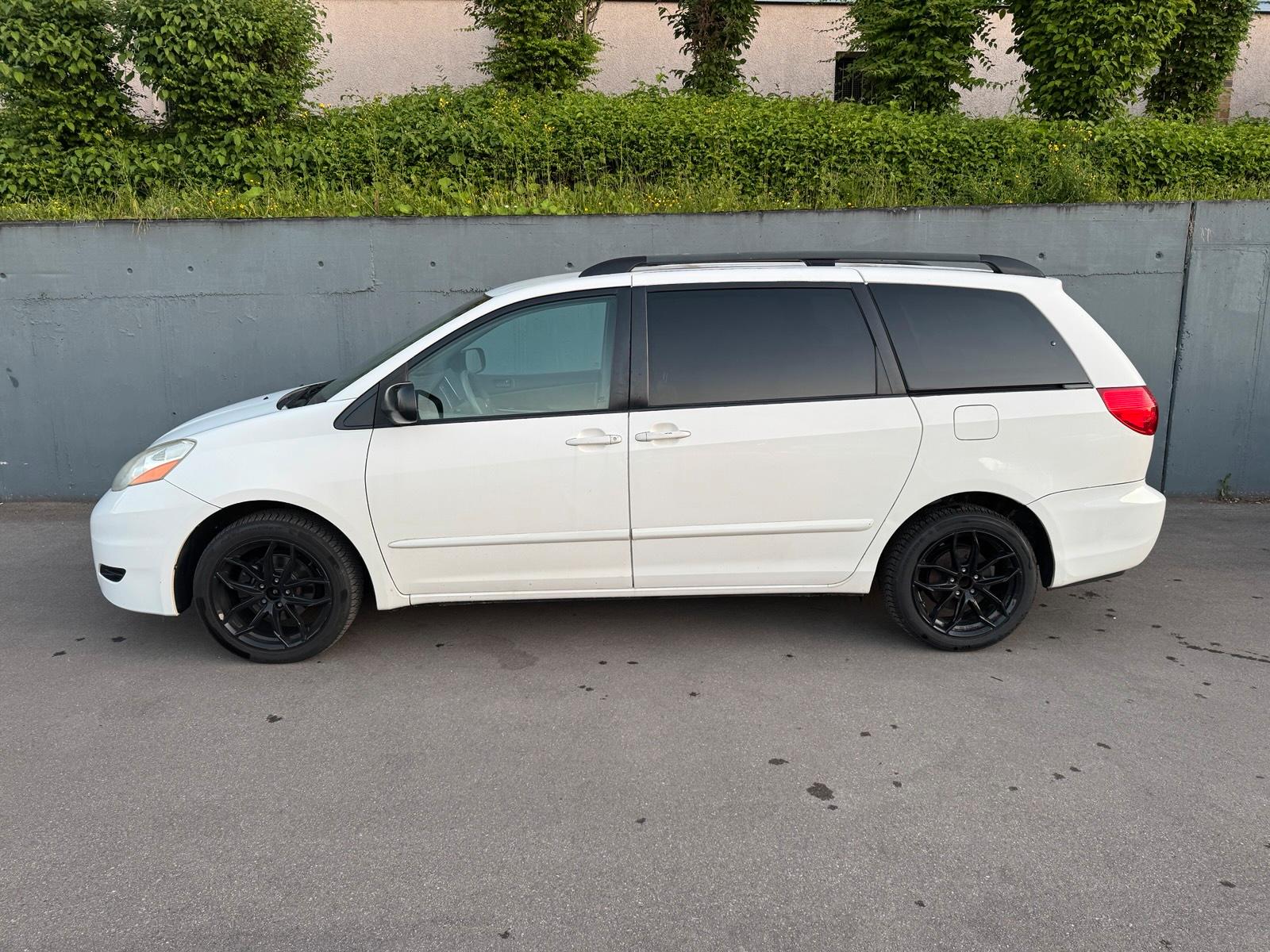 Abbildung des Autos Toyota Sienna 8 SITZER I…
