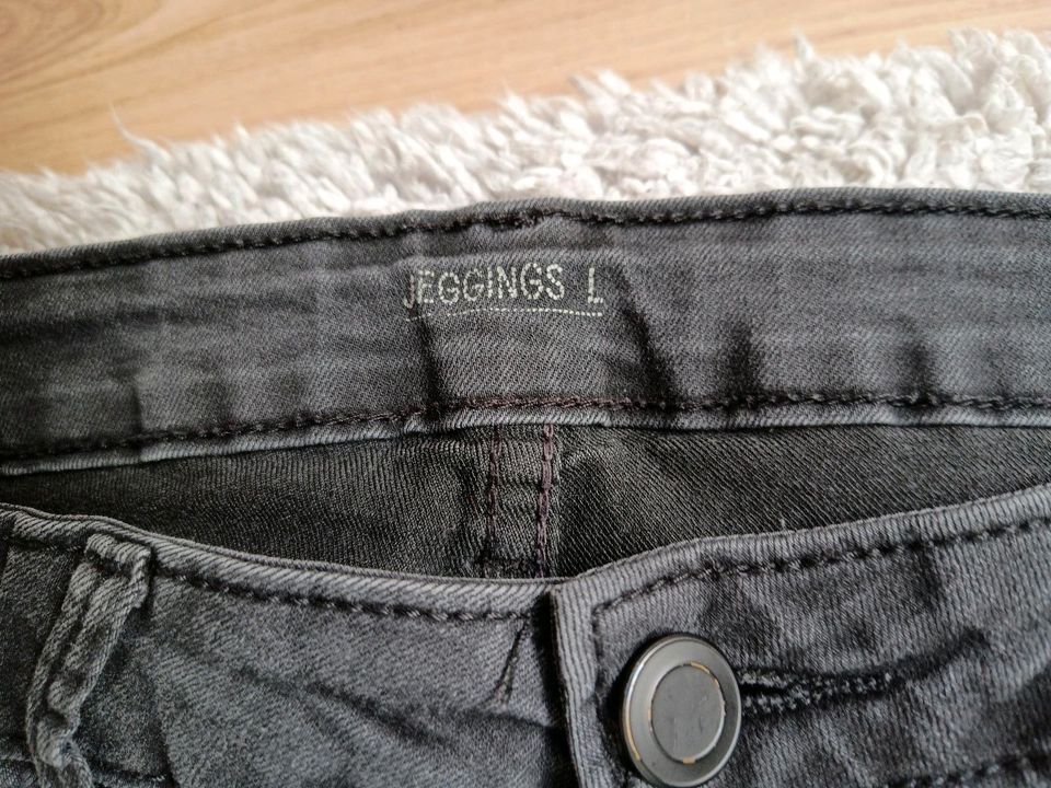Damen Jeans/Hose  Bekleidungspaket Gr.36/38 in Wildau