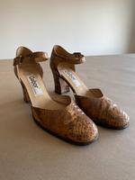 Gabor Riemchensandalen / Pumps Größe 37,5 Hessen - Weilburg Vorschau