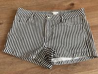 H&M Shorts Gr: 42 blau/weiss Niedersachsen - Oldenburg Vorschau