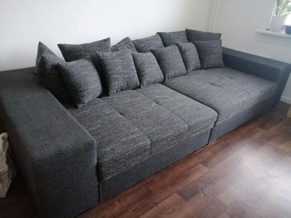 Schlaf Couch groß / Big Sofa in Berlin