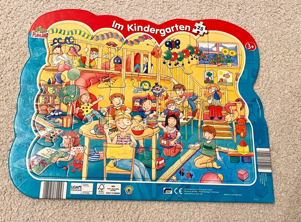 Puzzle „Auf dem Spielplatz/ Im Kindergarten“ (2 Stück) in Ingolstadt