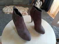 Stiefeletten Damen Größe 40 , fast neu Sachsen-Anhalt - Dessau-Roßlau Vorschau