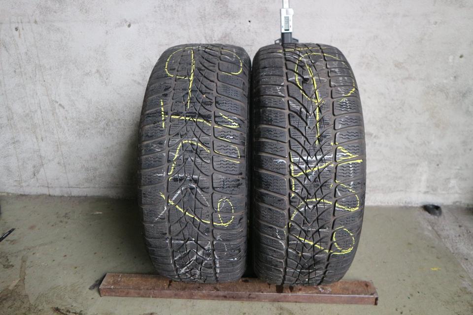 2 Winterreifen 225 50 17 94H Dunlop gebrauchte G129 in Walluf