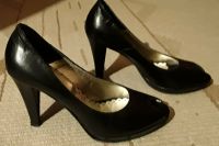 Leder Pumps / High Heels von  Vera Gomma  italy   schw.  Gr 38 Nordrhein-Westfalen - Blomberg Vorschau