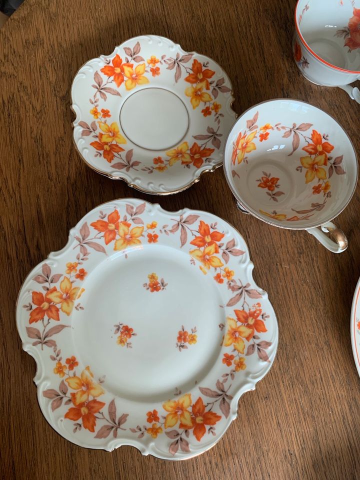 Sammeltasse Blumen orange gelb  Tasse in Bremen