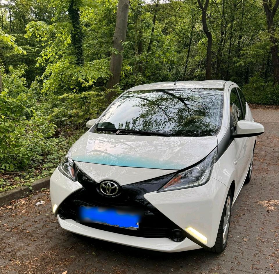 Toyota aygo in Neu-Isenburg