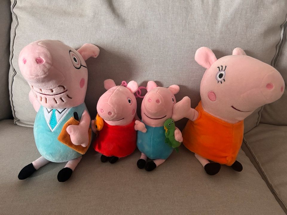 Familie Wutz Peppa Pig Kuscheltiere Plüschtier in Halstenbek