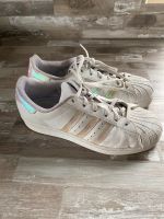 Adidas Superstars Schuhe Gr. 37 1/3 Bayern - Oberding Vorschau