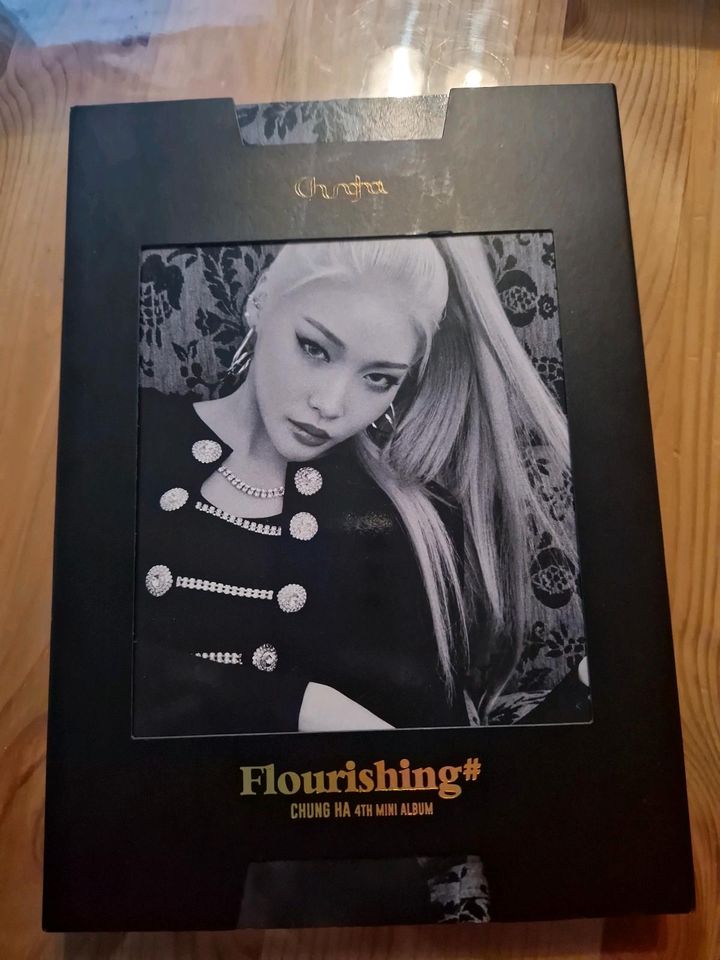 Flourishing# CHUNG HA 4TH MINI ALBUM in Schwandorf