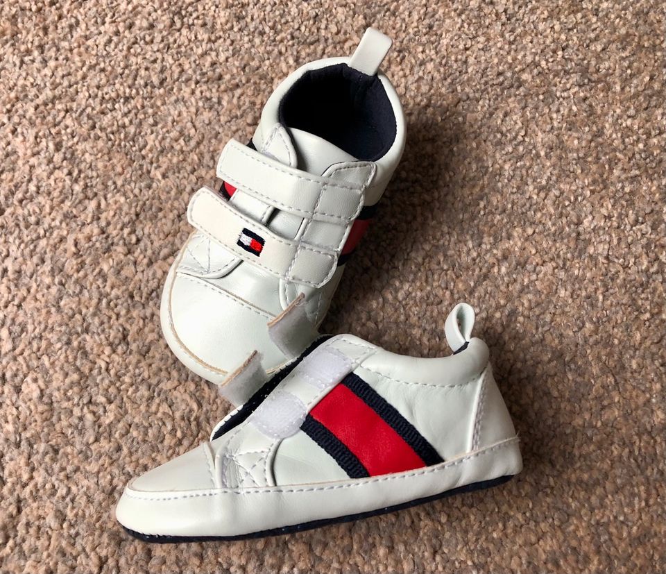 Tommy Hilfiger Babyschuhe in Benningen