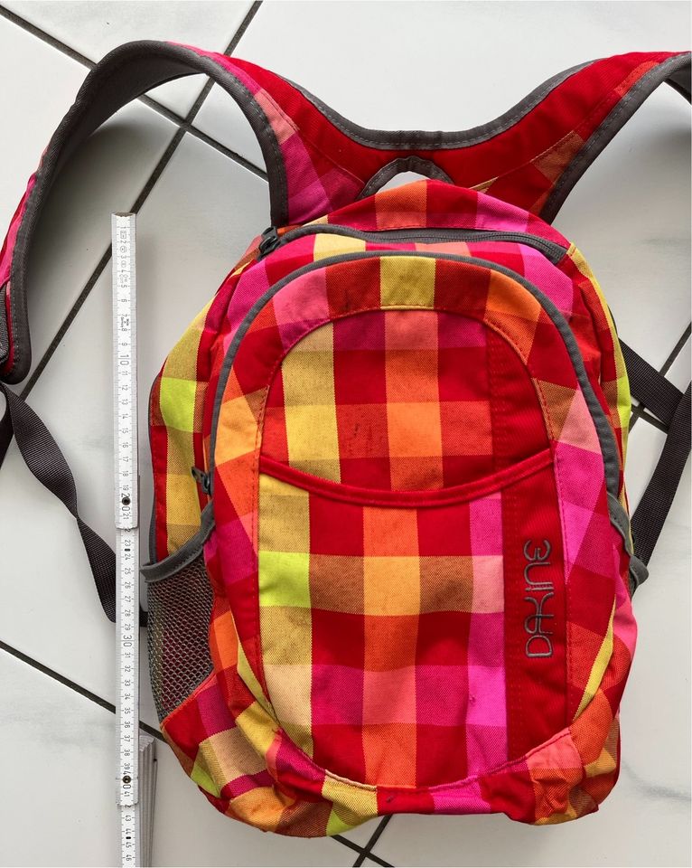 Dakine Schulrucksack ca. 26l in Oberursel (Taunus)