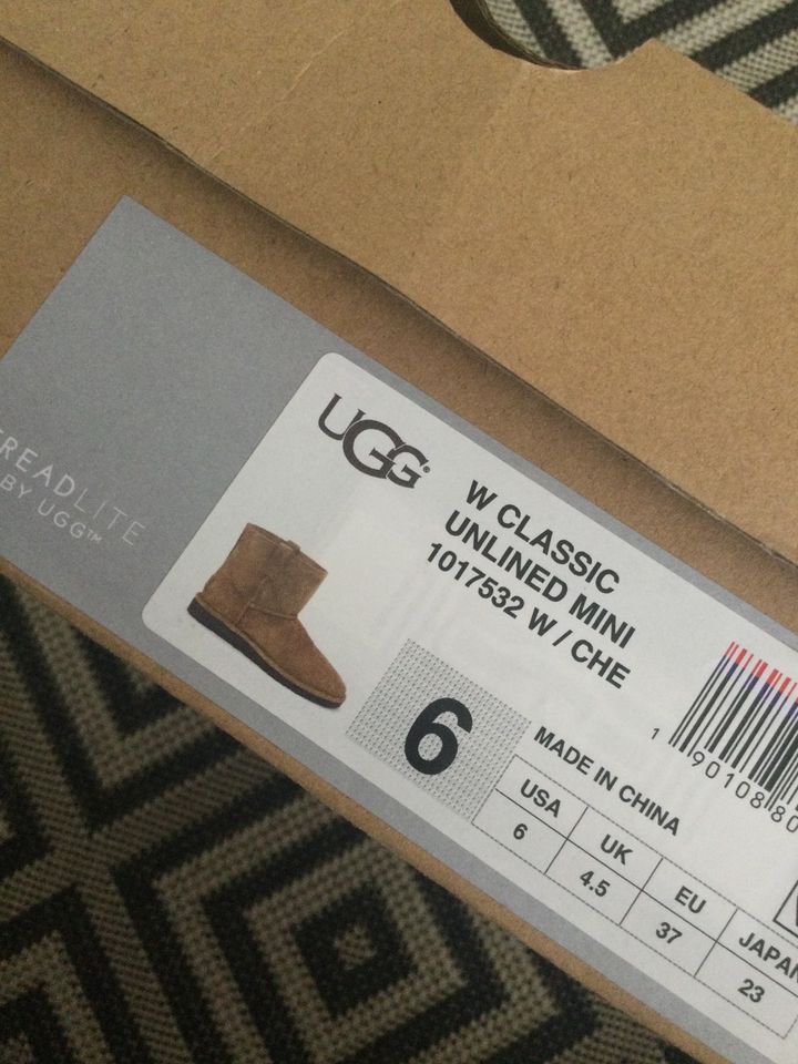 UGG 1017532 Classic Unlined Mini Boots NEU Gr 37 in M nchen